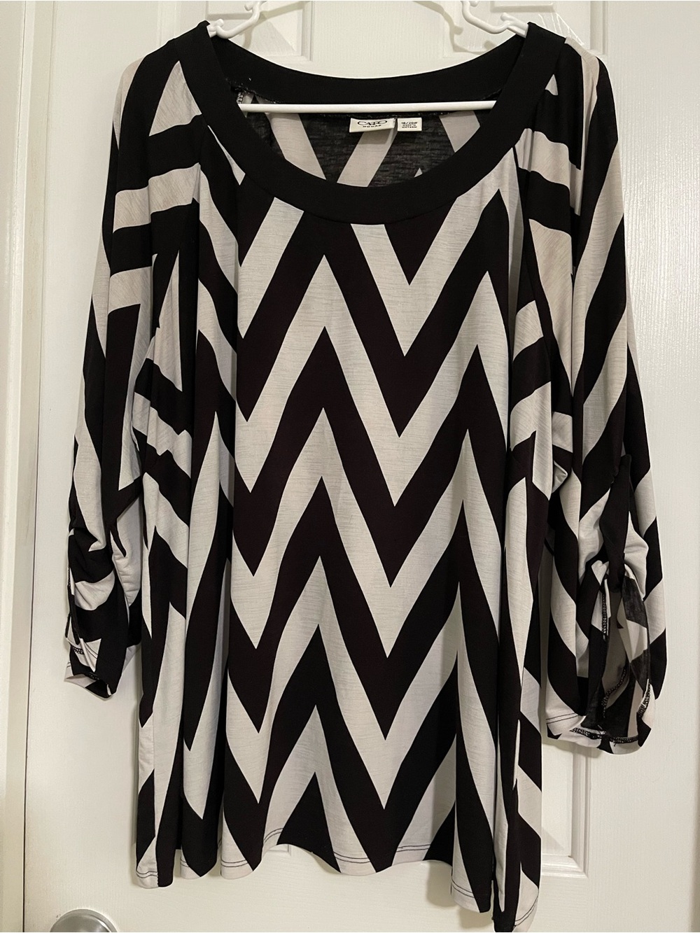 Cato Black & White Chevron Roll-Tab Sleeve Tunic